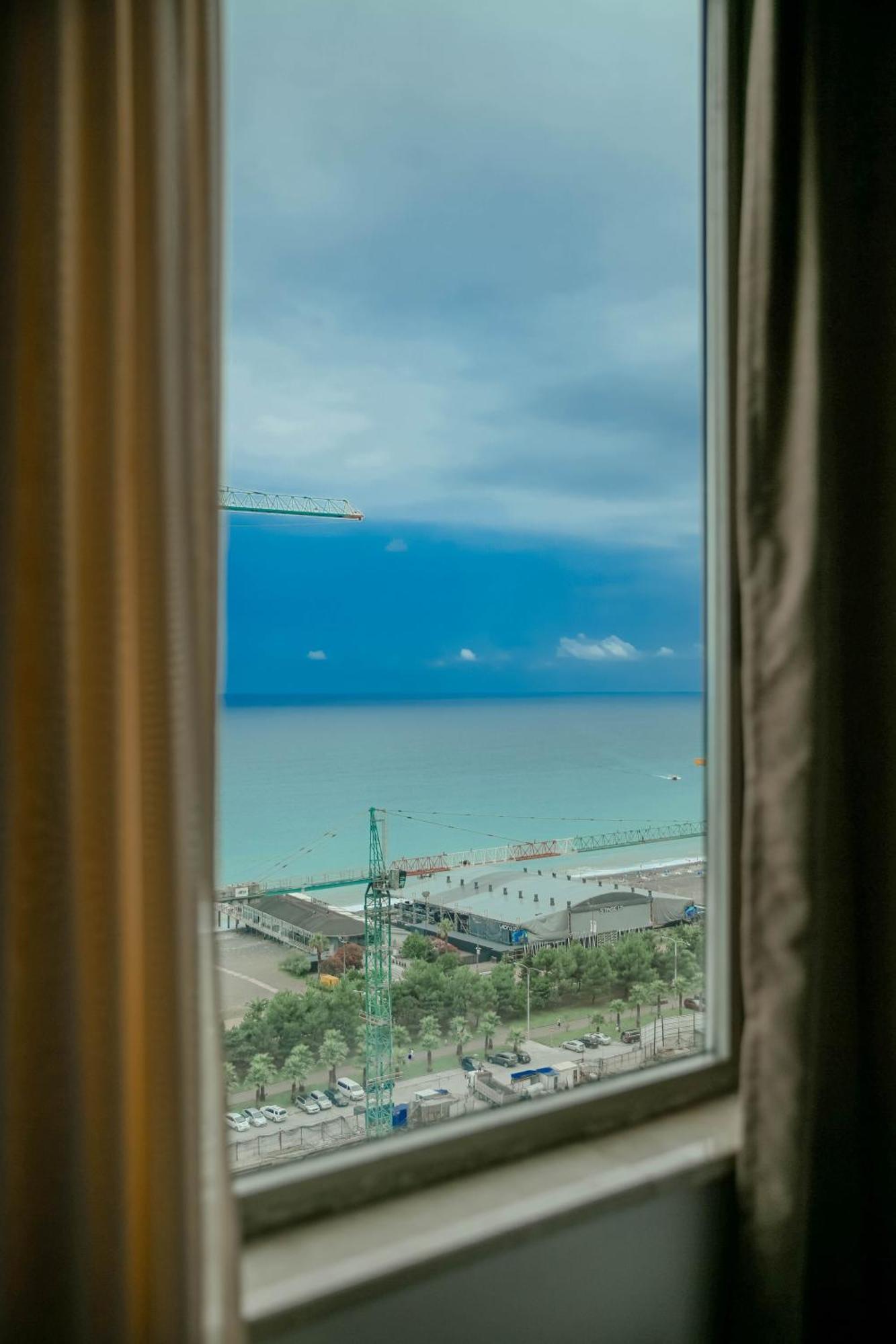 Royal Medis Hotel Batumi Luaran gambar
