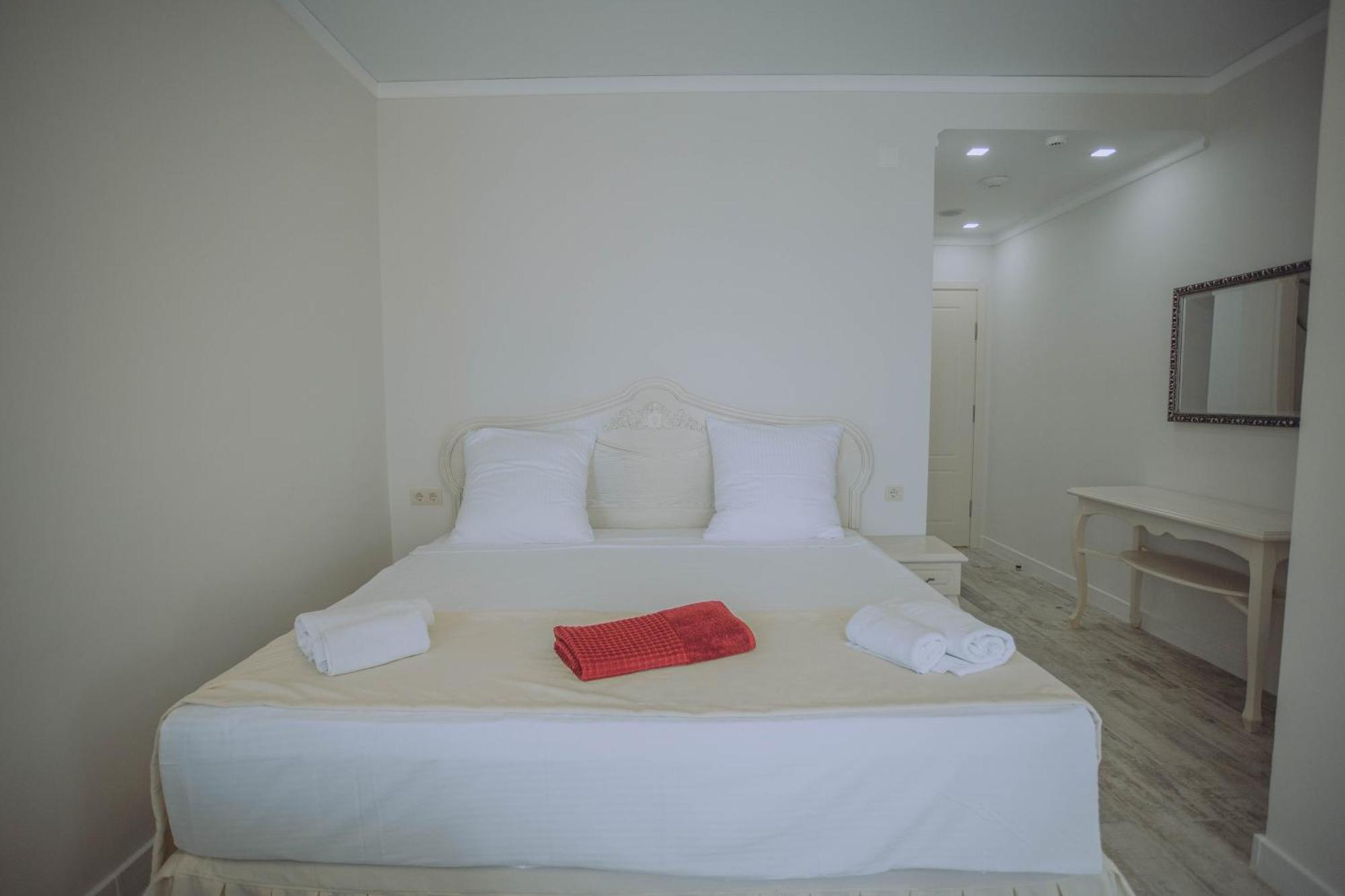 Royal Medis Hotel Batumi Luaran gambar